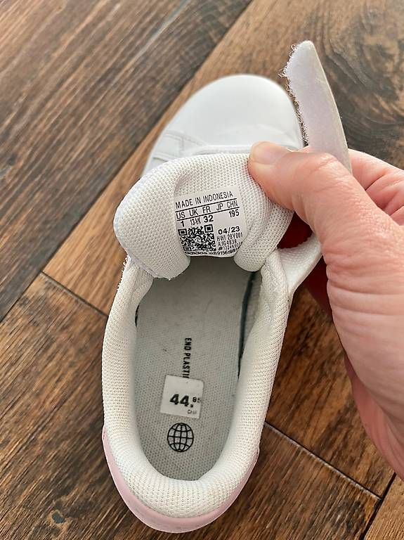 Schuhe für Mädchen: neuwertige Adidas Schuhe, Grösse 32 – Gebraucht aus Münsingen von nicole19198 3