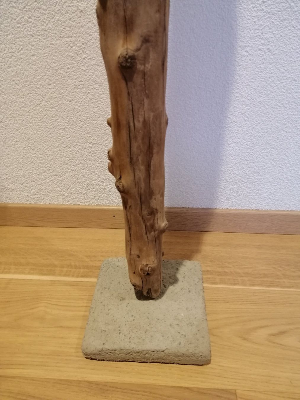 Holzartikel: Wunderschönes Schwemmholz mit Betonsockel – Neu und originalverpackt aus Widnau von ForViolin 2