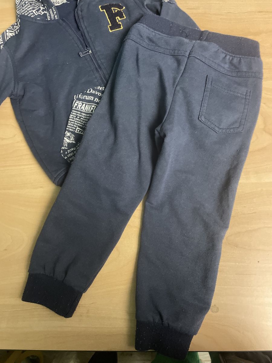 Anzüge: Cooler Repanda Jungen Trainer Gr.30mt/92 – Gebraucht aus Obergerlafingen von cabo4 1