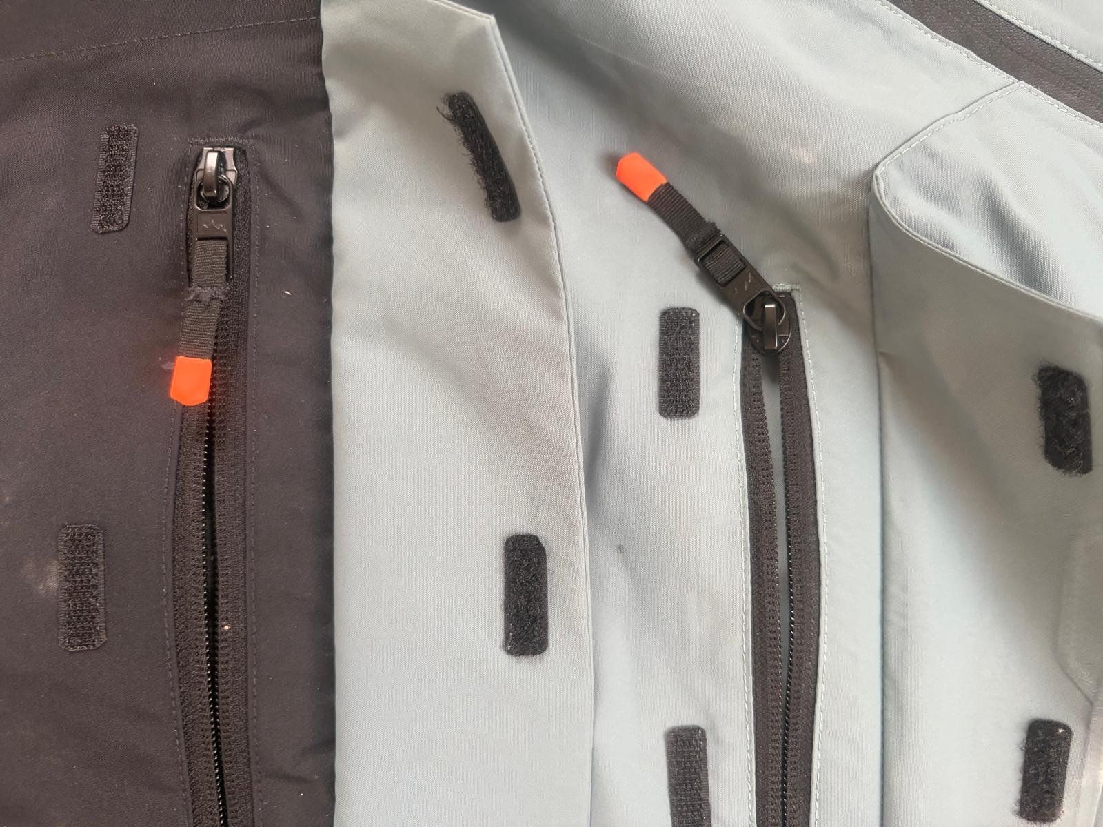 Montec Giacche: Veste de ski/snowboard Montec grise – Nuovo (secondo la descrizione) da Môtiers NE venduto da ElGreco3099 9