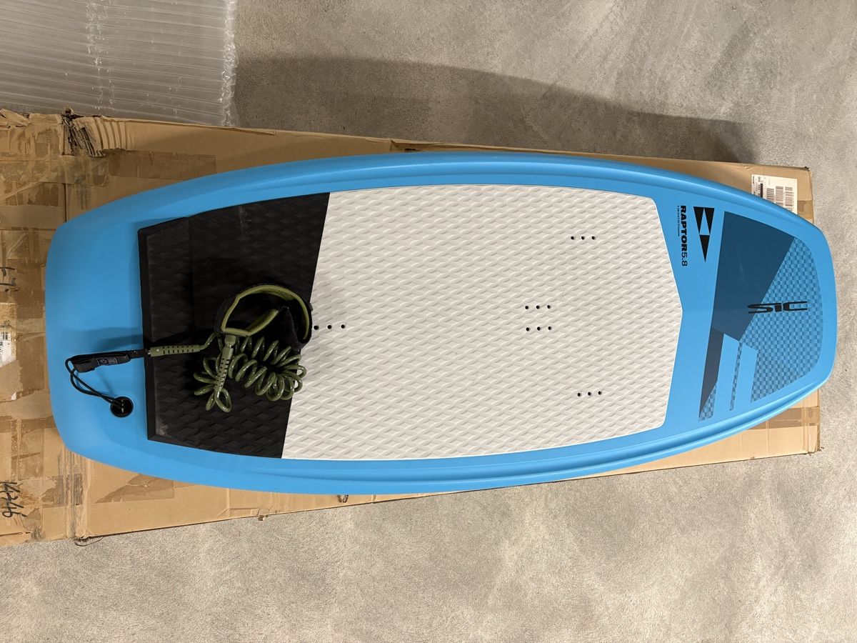 SIC Surfboards & Schwimmbrette: SIC Raptor 5.8 Board 110 Liter, gebraucht – Gebraucht aus Muntelier von a_g_6bw2
