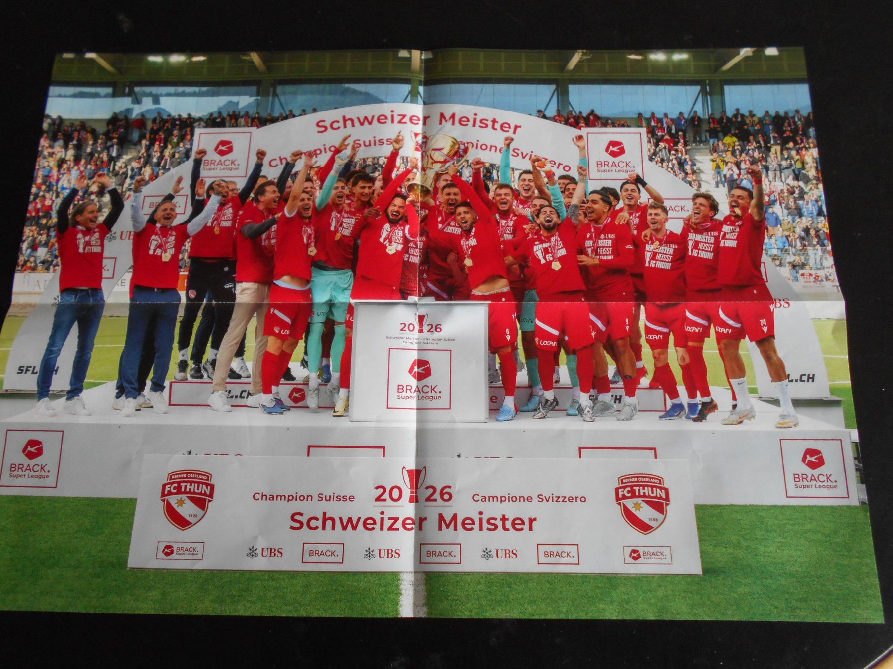 Foto & Immagini: FC Thun Schweizer Meister 2025/26 POSTER – Nuovo e nell'imballaggio originale da Hünibach venduto da vielesachen