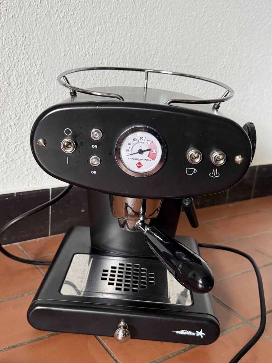 Illy Macchine per caffè & Macchine per espresso: Kaffeemaschine Iperespresso Illy – Usato da Hospental venduto da bal_bwr5
