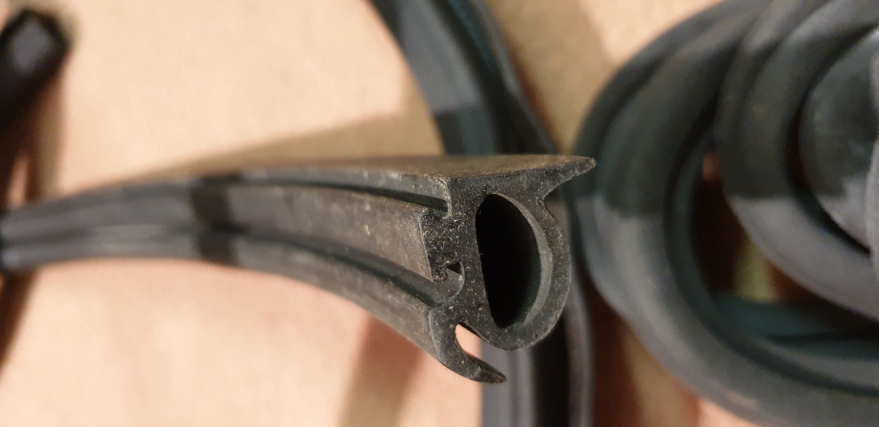 MG Tutti pezzi di ricambio auto: MG B 1964 Ersatzteile – Usato da Embrach venduto da Olympia52 8