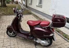 Roller Piaggio Vespa LXV 125 dunkelrot 17467 km 2012