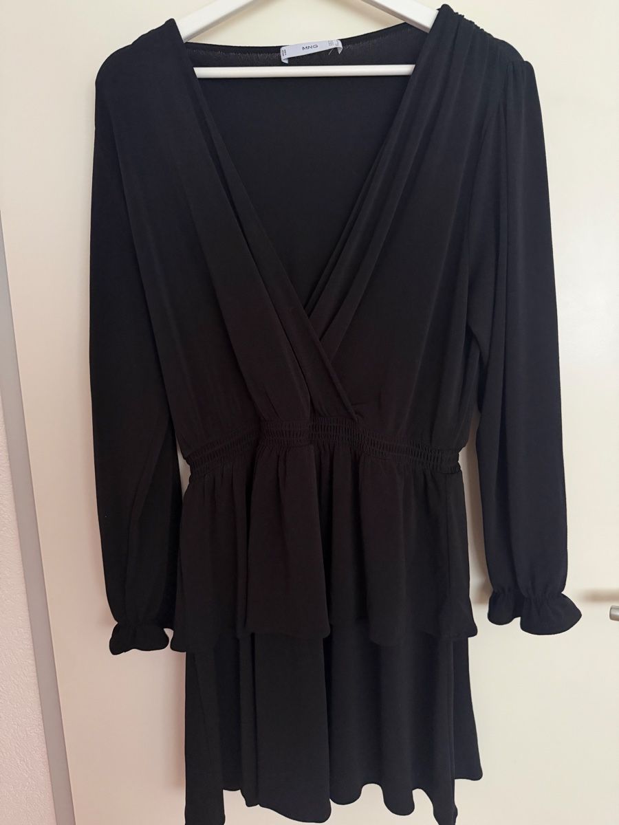 Mango Kleider: Langärmliges schwarzes Mango Kleid – Neu (gemäss Beschreibung) aus Thierachern von due_ls6w