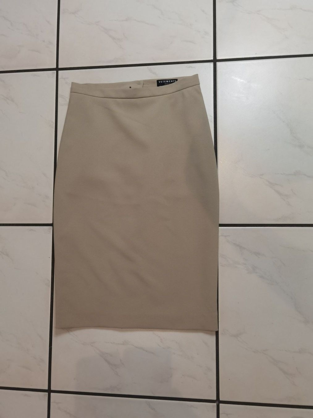 Röcke: Jupe von VETEMENTS – Gebraucht aus Uerkheim von Justi.y