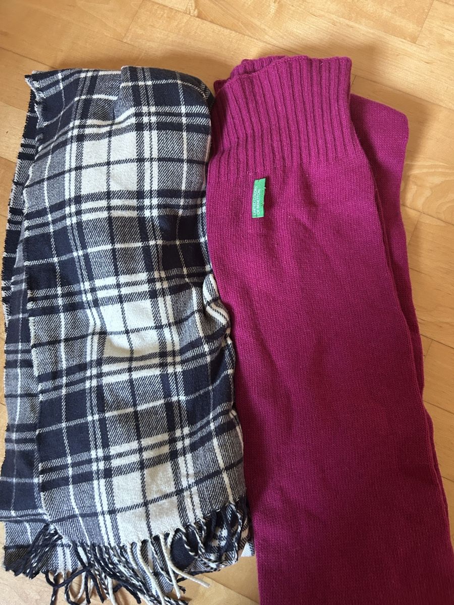 Benetton Foulard & Sciarpe: Schal Set, Benetton pink + Karierter Schal – Usato da Hombrechtikon venduto da sarmatka