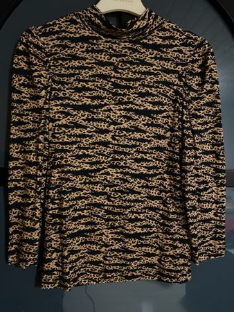 Rollkragen-langarmshirt mit Animalprint, Gr. 32