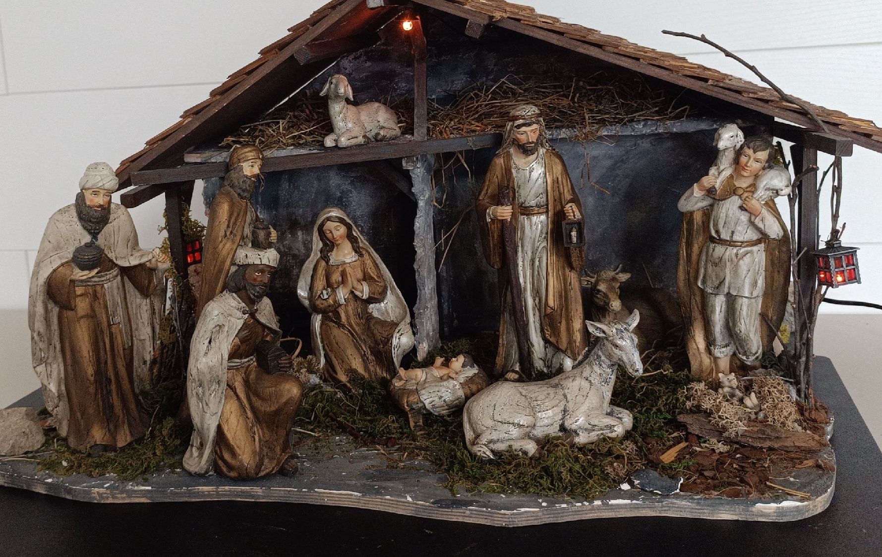 Tutte le decorazioni: Wunderschöne, beleuchtete Weihnachtskrippe – Usato da Stans venduto da bdml1