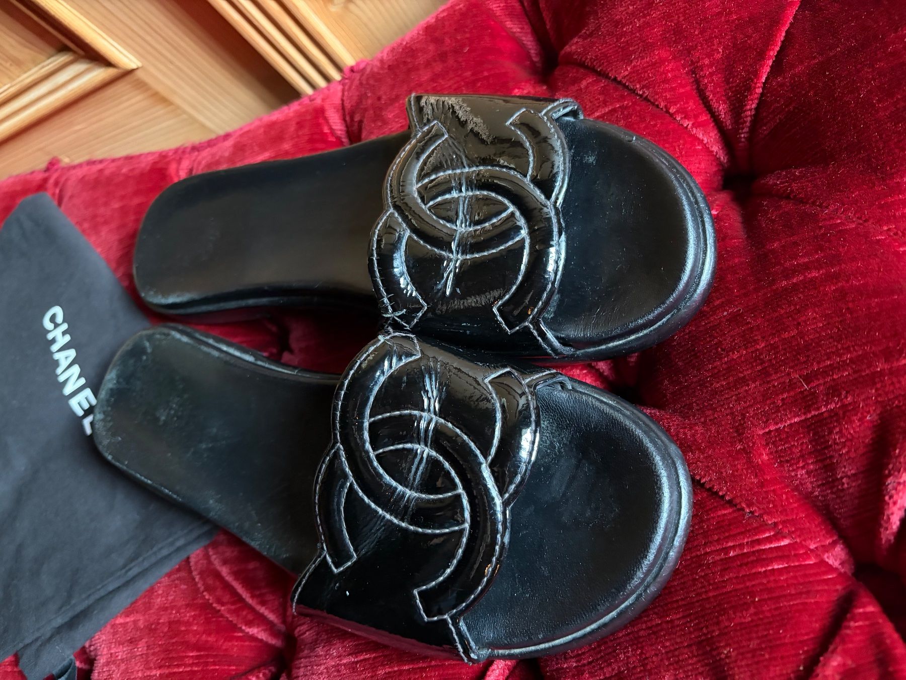 Chanel Scarpe da donna: CHANEL CAMBON  SLIDES  Größe 41 1/2 – Usato da Interlaken venduto da Bona55 6