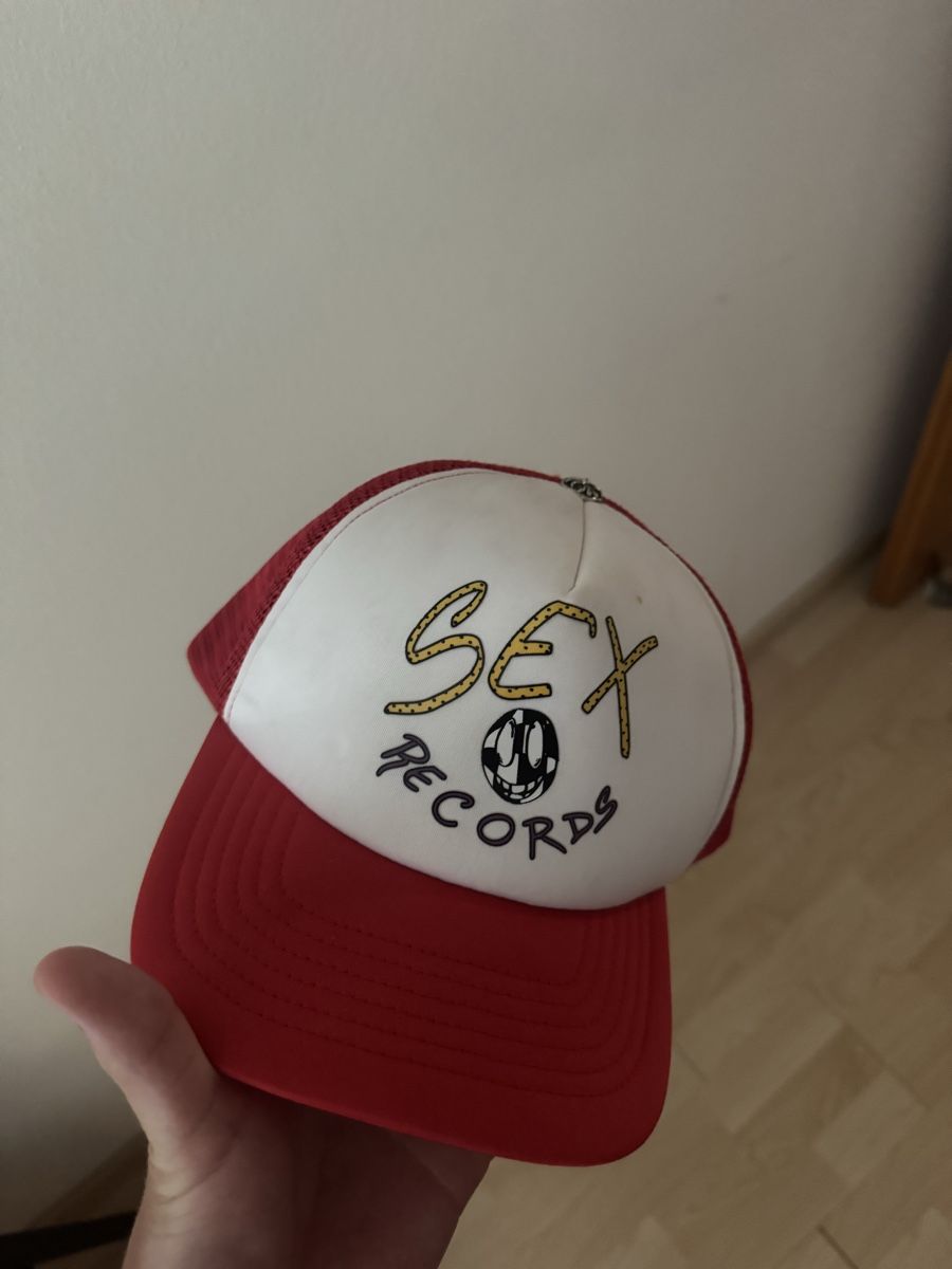 Chapeaux, bonnets & casquettes: Cap Rot von meinem Ex – D'occasion à Kaltbrunn par salomonsandro