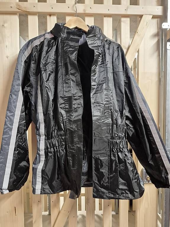 Giacche: Regenjacke und Regenhose Damen – Usato da Oberbüren venduto da sil_xzt2 1