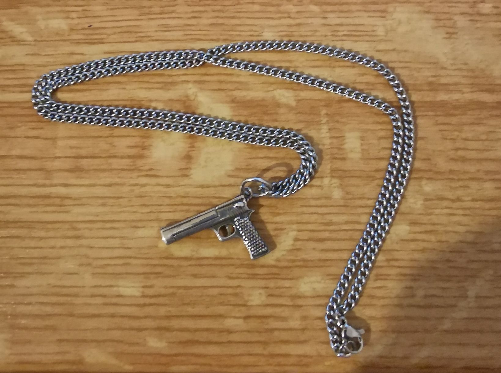 Ketten: Collier avec pendentif  – Gebraucht aus Magnedens von Ga3l