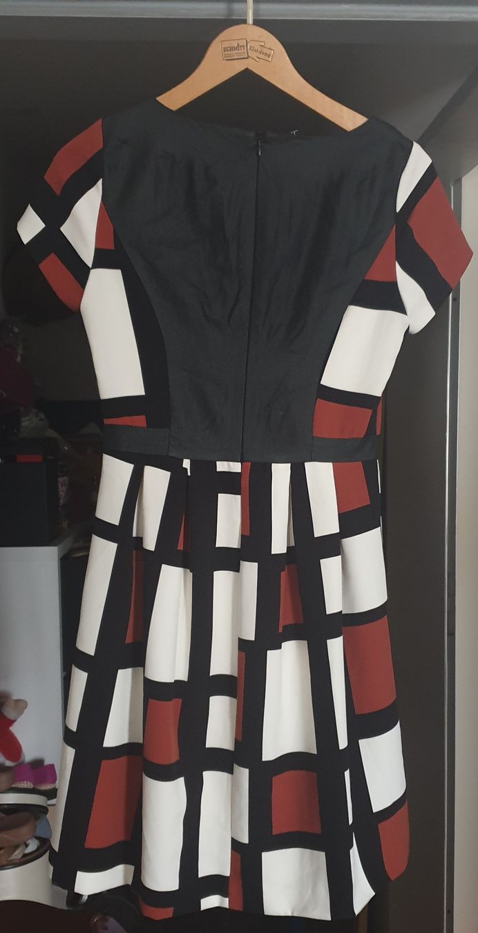 Robes: Sandro Ferrone schönes Kleid Gr. 36 – Neuf (Voir description) à Frenkendorf par Moon111 2