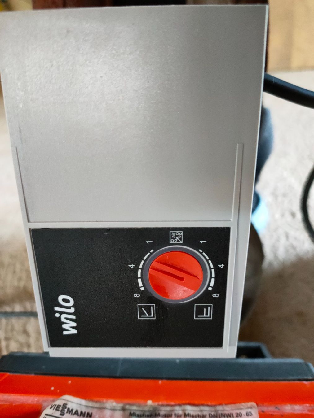 Viessmann Radiatori: Circulateur Wilo avec régulateur Viessmann – Usato da Les Moulins venduto da alicia017 2