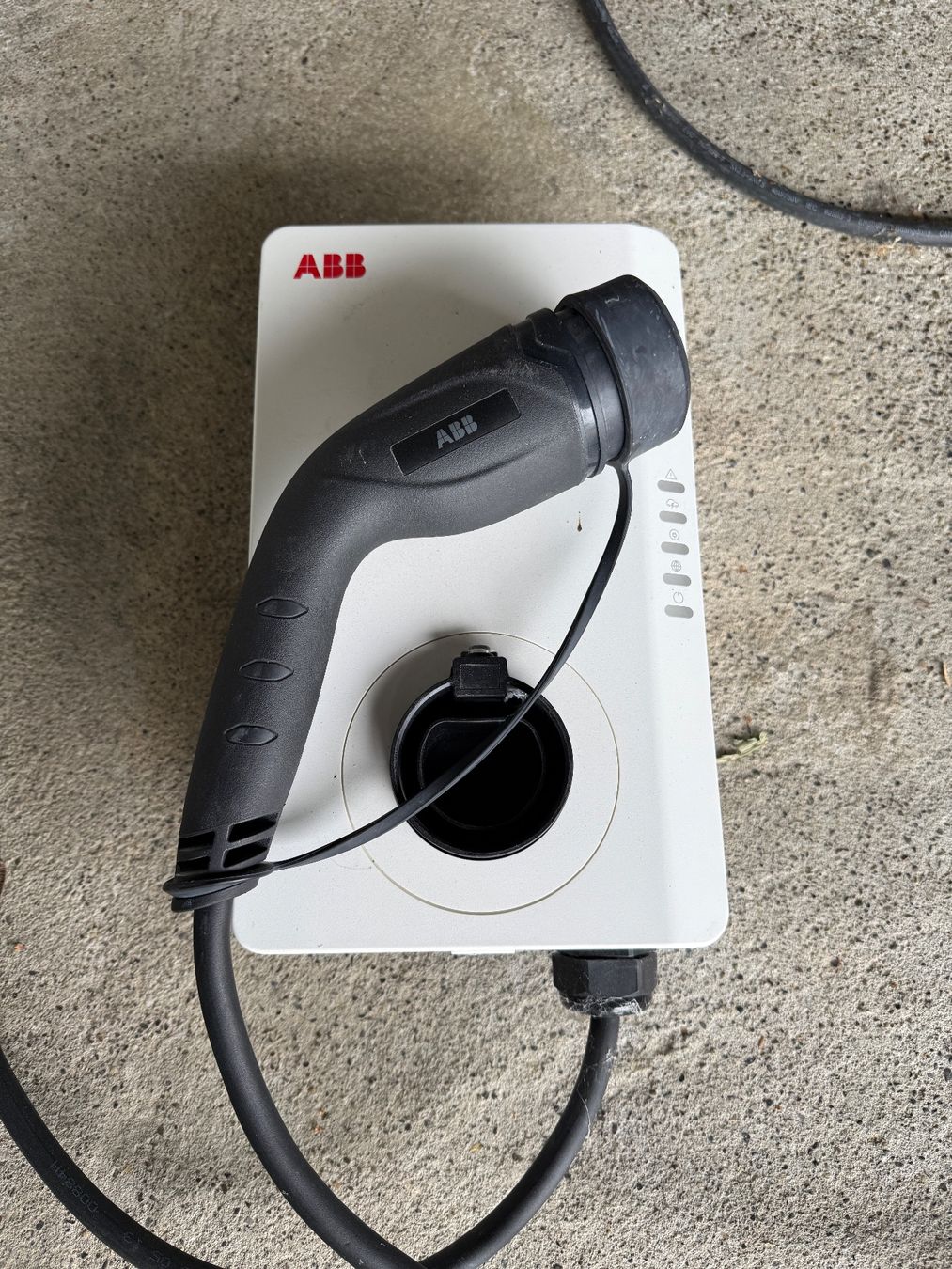 ABB Caricabatterie: ABB Ladestation Terra AC 11 kW mit Typ 2 Kabel – Usato da Aarwangen venduto da yariszh