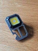 Multifunktionswerkzeug mit LED Lampe und Bits