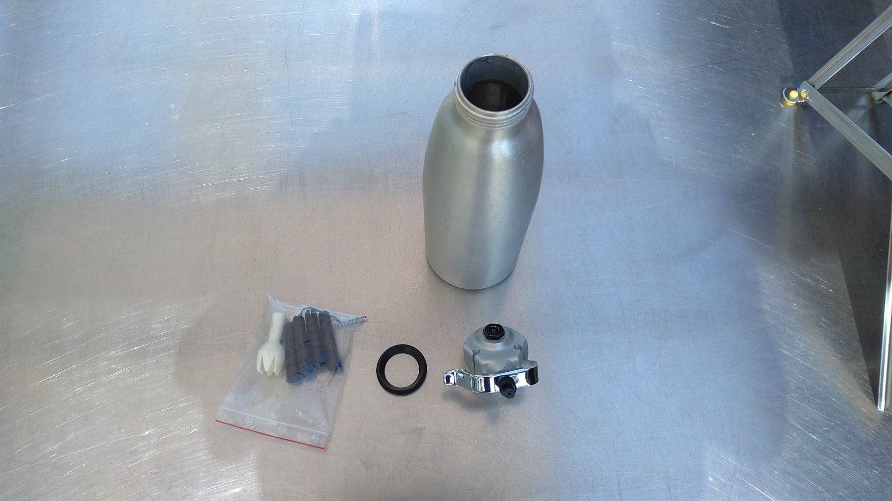 Elettrodomestici da cucina: Gastro-Rahmbläser aus Aluminium – Usato da Gunzwil venduto da Ozzie68 1