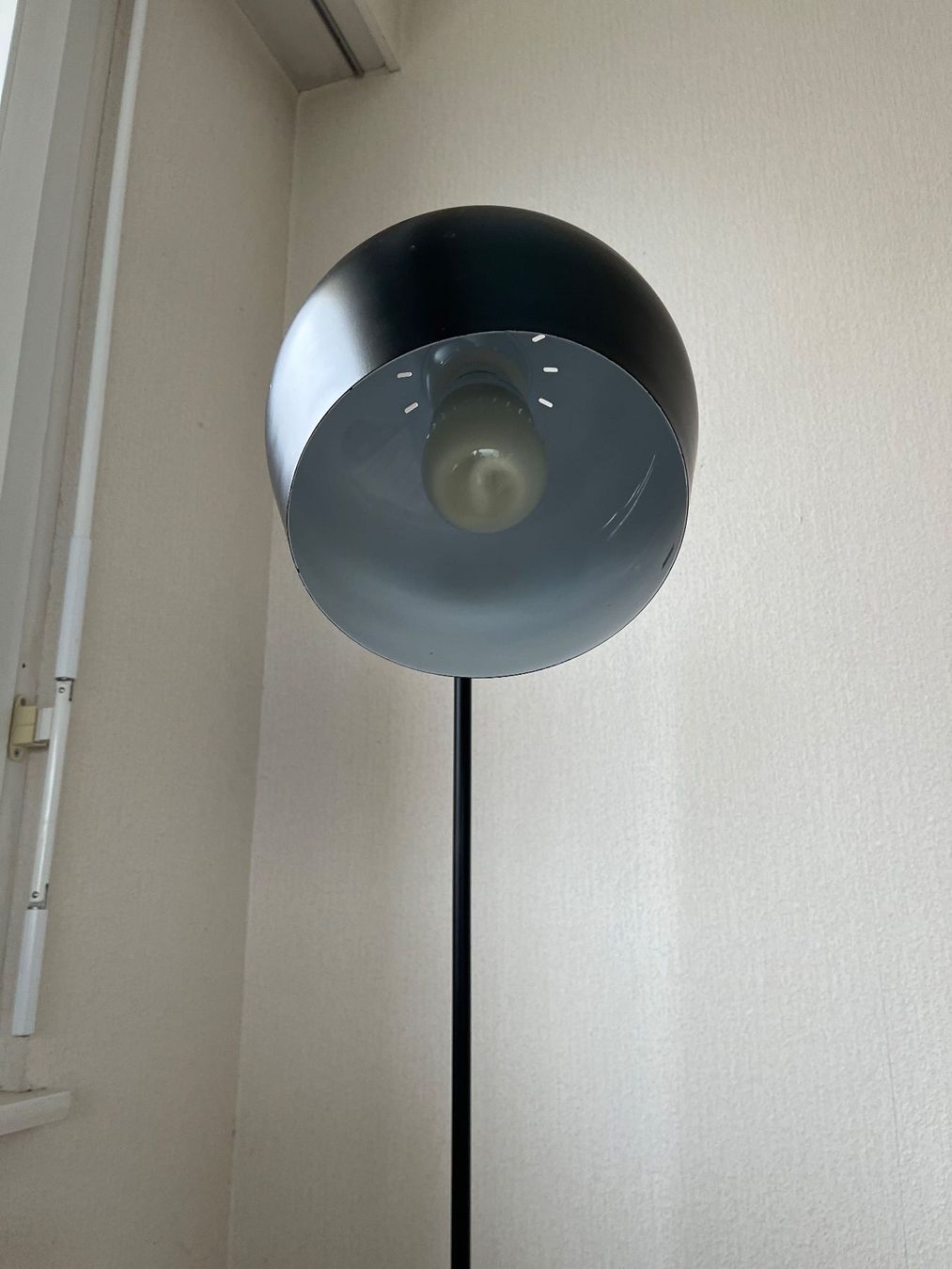 Pfister Lampade: Lampadaire noir – Usato da chexbres venduto da guerin 1