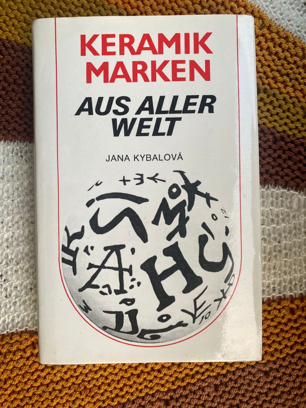 Libri: 1981 Buch "Keramikmarken aus aller Welt" – Usato da Langendorf venduto da Antik-Samariter