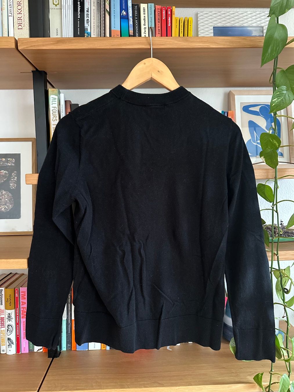 Hugo Boss Pullover & Sweatshirts: Schwarzer Sweater BOSS – Gebraucht aus Zürich von Honeyboo 1