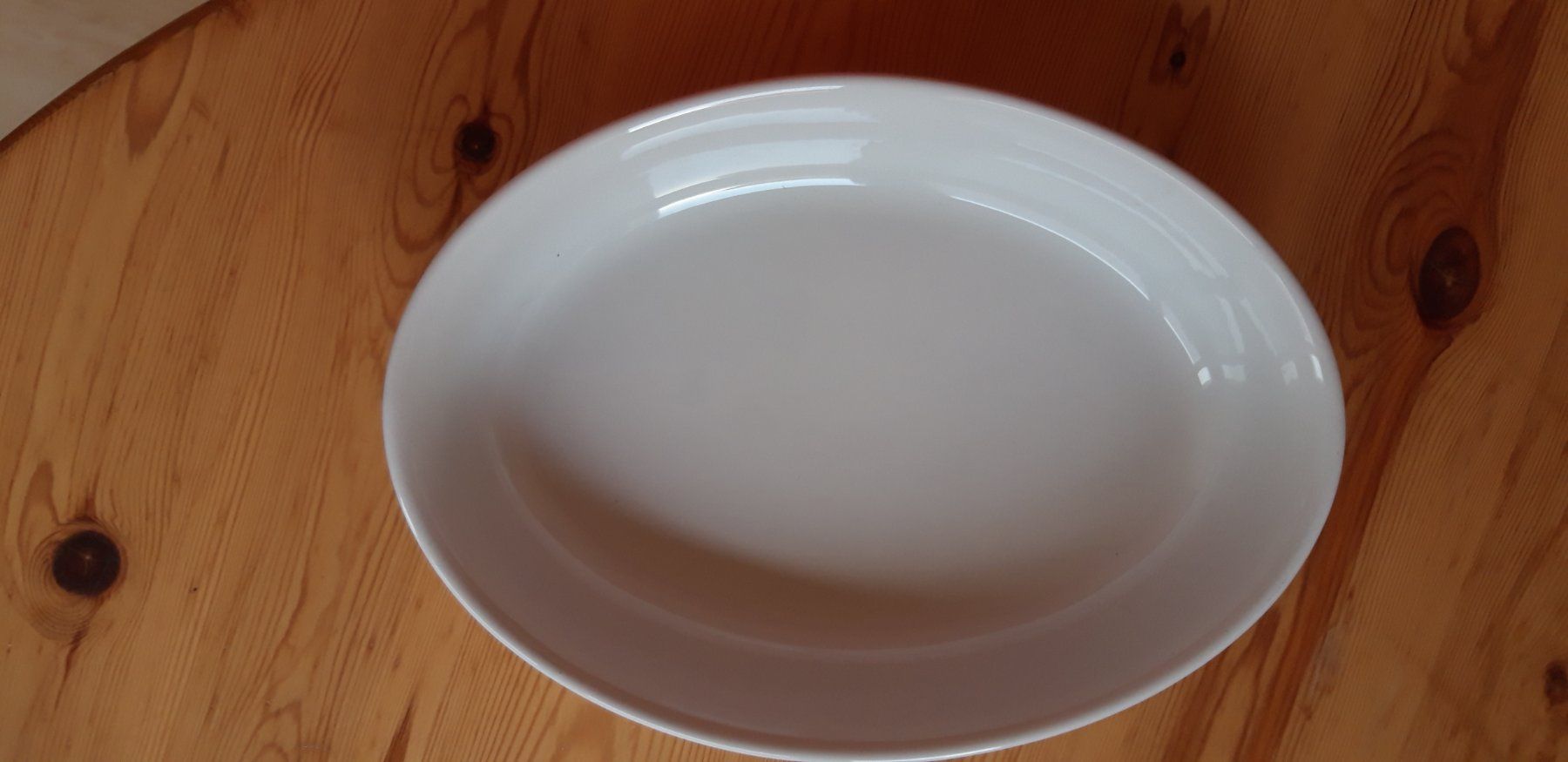 Servierplatten: Plat de service ovale en céramique – Gebraucht aus Neuchâtel von marevecor