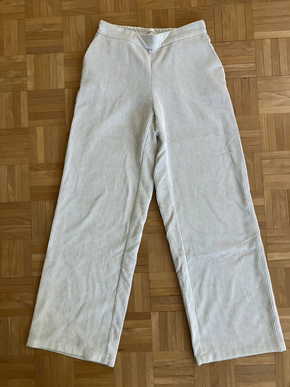 Pantalons: Cartoon Cordhose Gr.36 – D'occasion à Laupen ZH par kar_lfz6 3