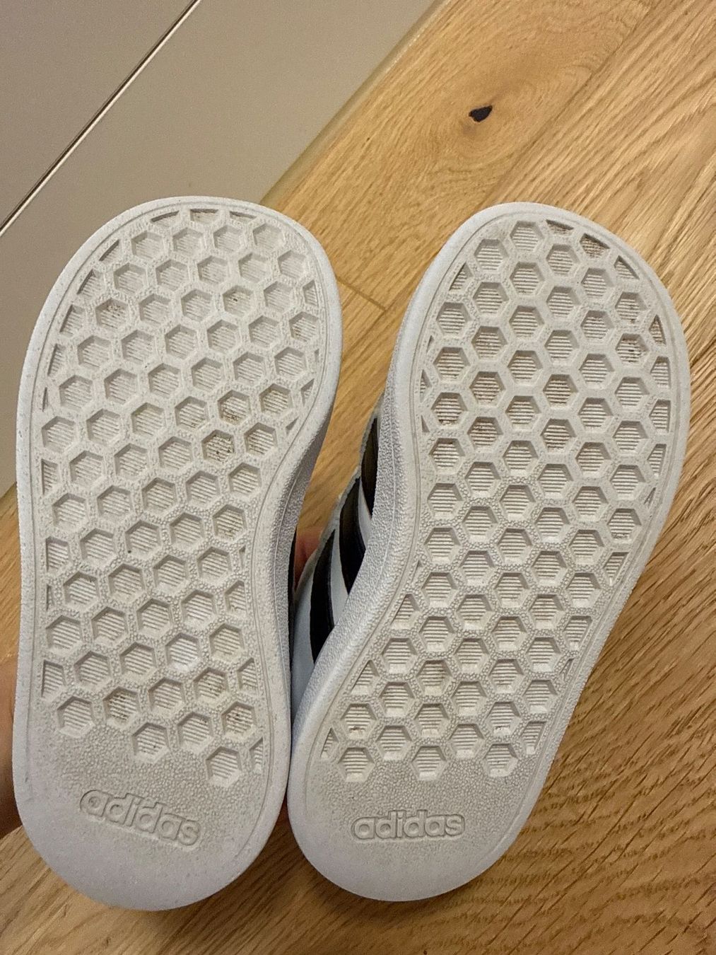 Adidas Scarpe per ragazzi: Adidas Kinder Sneaker Gr.25 – Usato da Schönenwerd venduto da d.chiara 5