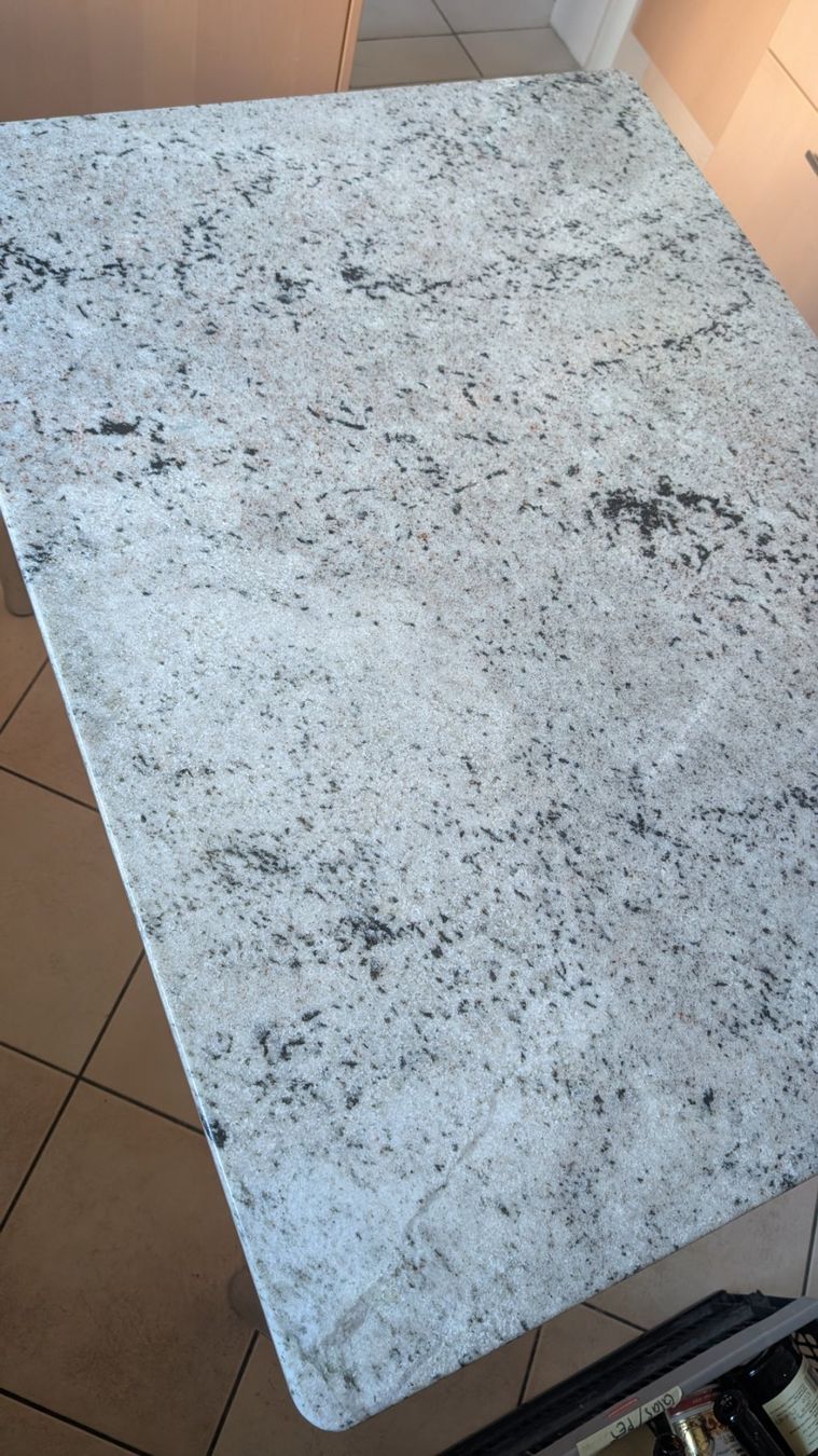 Tavoli: Küchentisch mit schöner Steinplatte – Usato da Ittigen venduto da stoney63