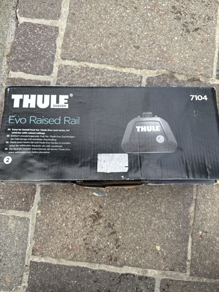 Thule Portapacchi: Thule Evo Raised Rail 7104 – Nuovo (secondo la descrizione) da Wohlen AG venduto da samoali
