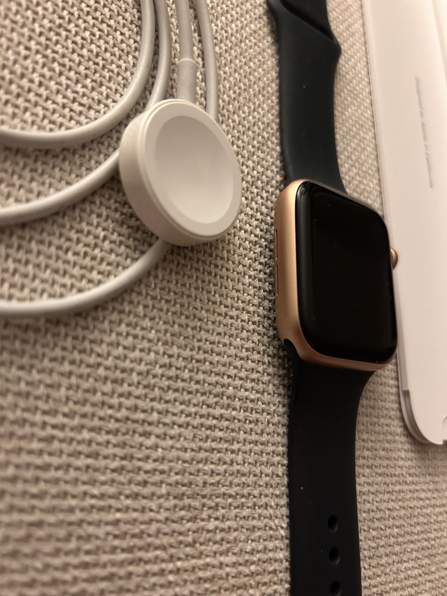 Apple Smartwatch: Apple Watch SE GPS, 44mm – Gebraucht aus Basel von MyAn 2