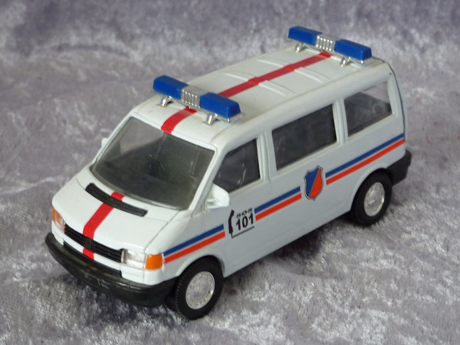 Volkswagen Modellini d'auto: VW Bus T4 SOS 101  1:43 – Usato da Dürrenäsch venduto da modellautos4you