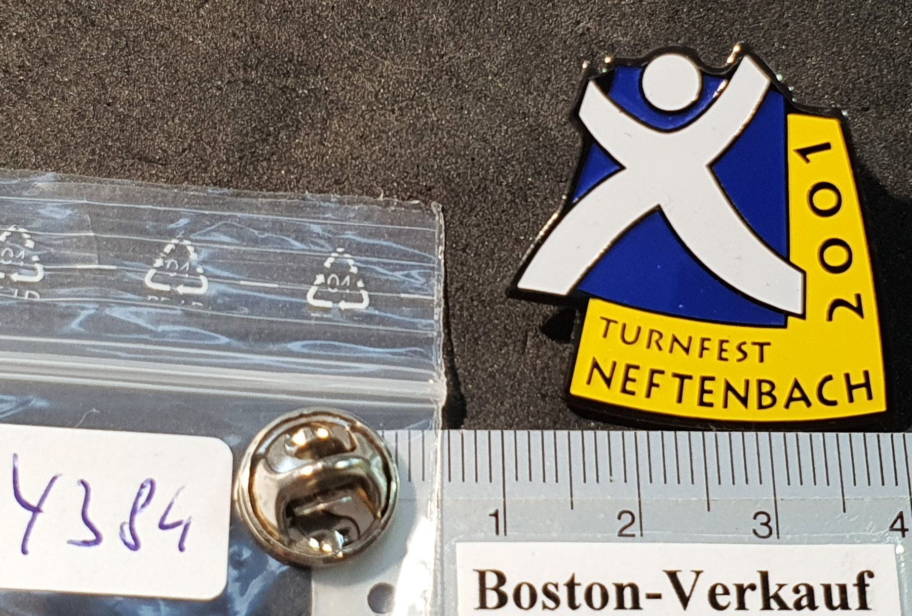 Plaketten & Abzeichen: Y384 - Pin Turnfest Neftenbach 2001 – Gebraucht aus Reinach BL von Boston-Verkauf 1
