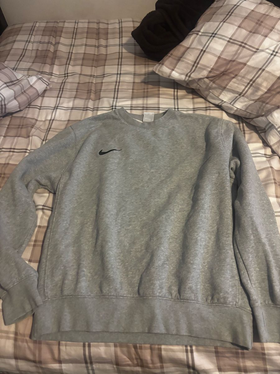 Nike Maglioni & Felpe: Nike Pullover M  – Nuovo (secondo la descrizione) da Bargen BE venduto da Thi_hp9t