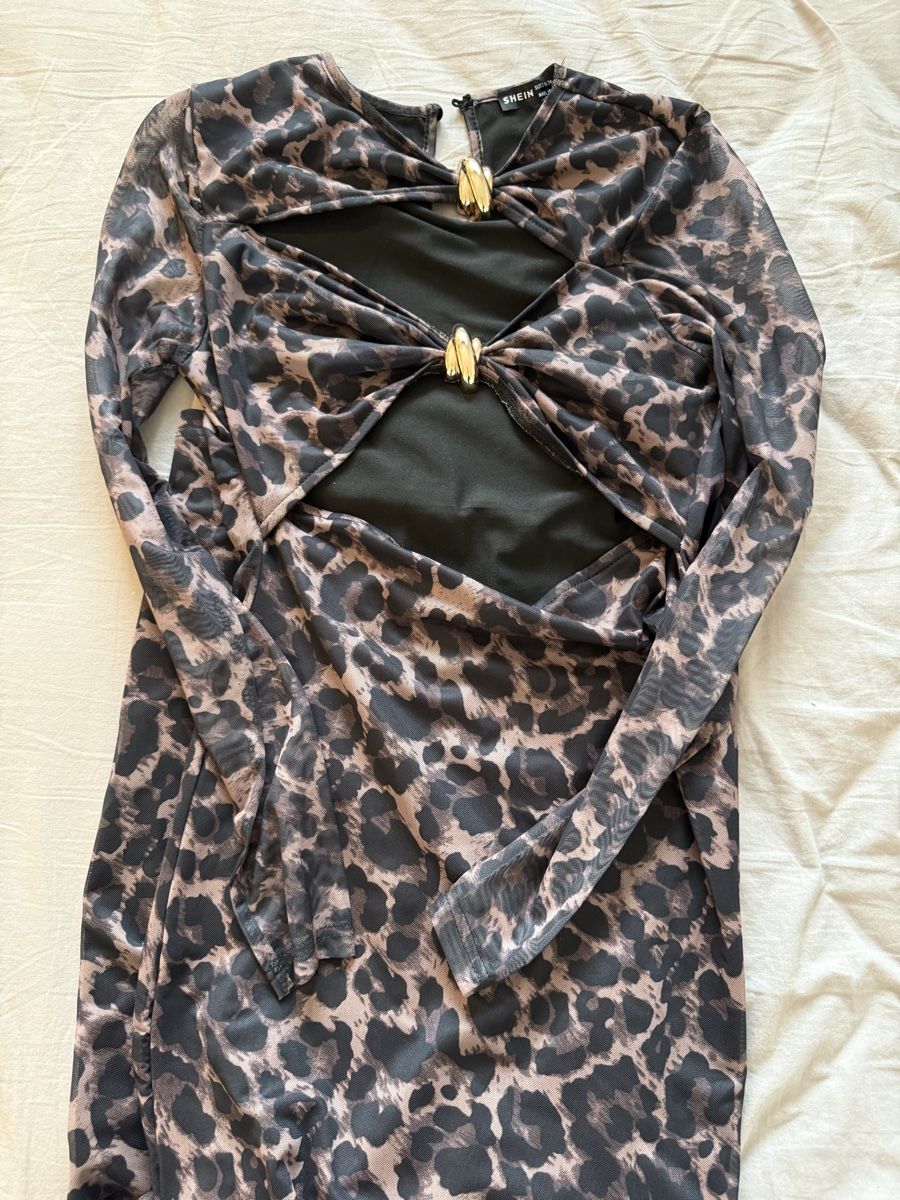 Shein Robes: Robe longue plage  – D'occasion à Aproz (Nendaz) par tat.sntss