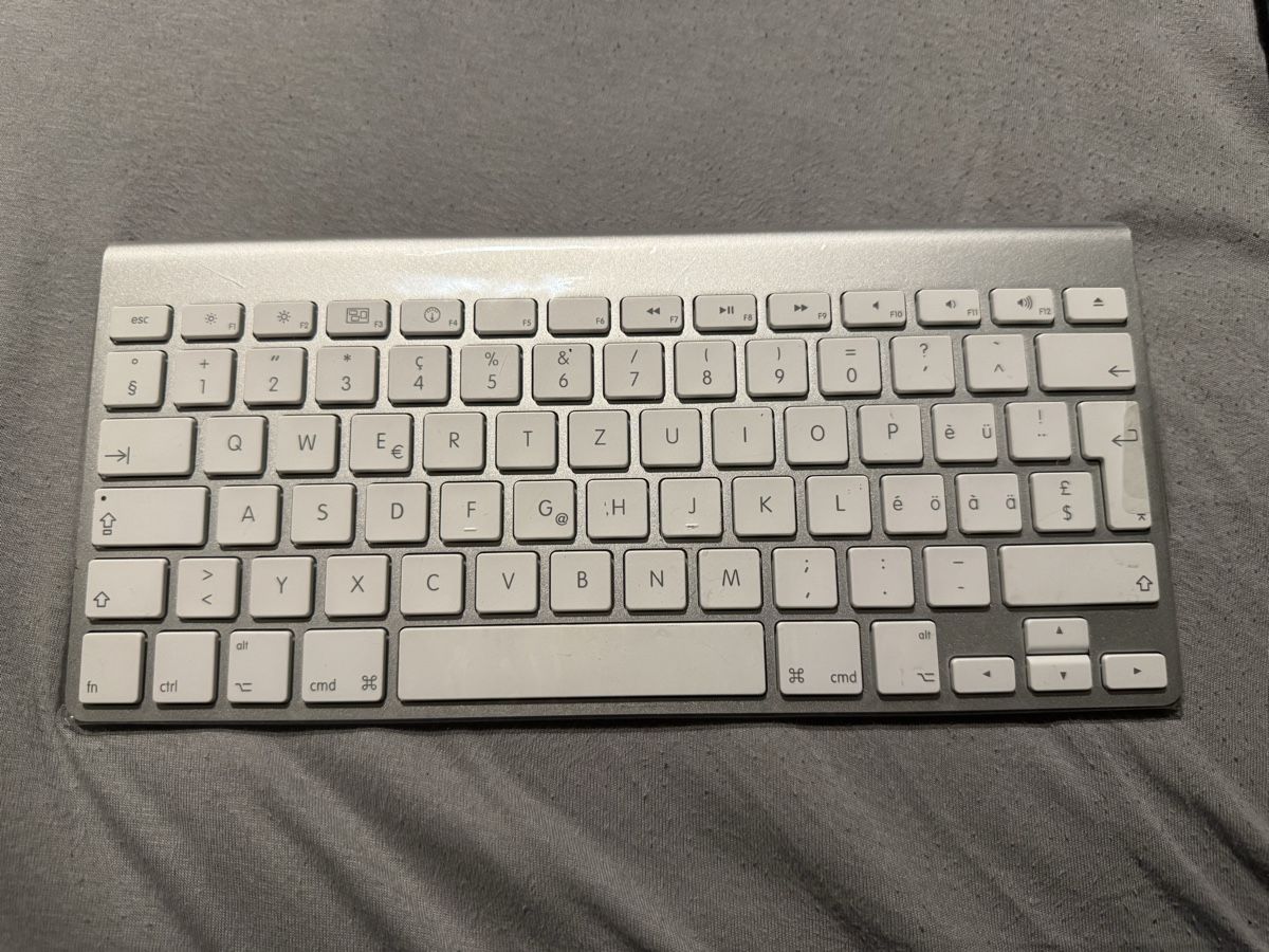 Apple Tastiere: Apple Tastatur  – Nuovo e nell'imballaggio originale da Adliswil venduto da Busys