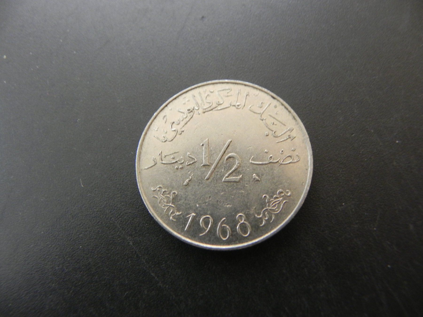 Tutti le monete: Tunesien 1/2 Dinar 1968 – Usato da Biel/Bienne venduto da Gogolozi