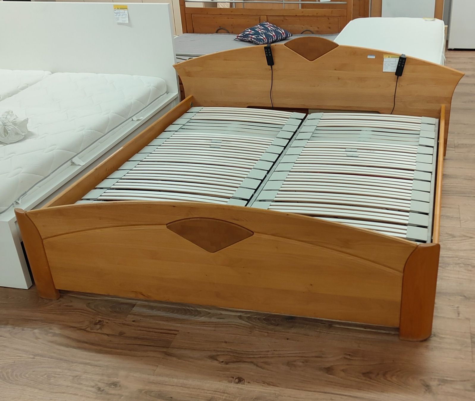 Letti: Bett mit 2 Elektrorosten – Usato da Basel venduto da bk_brockibasel