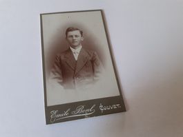 SCHWIIZER JUGEND DAZUMAL - JEUNE HOMME - COUVET