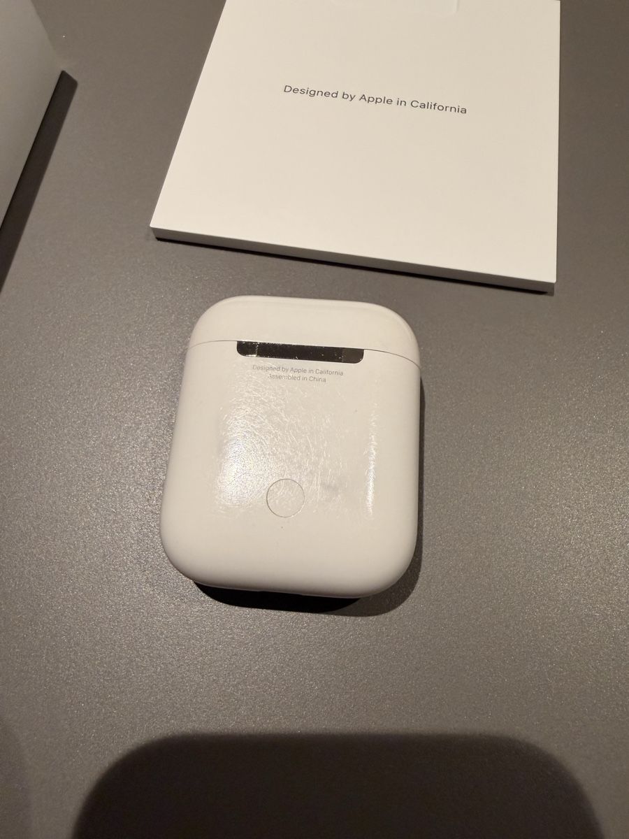 Apple Kopfhörer: Apple AirPods with Charging Case Good Condition – Gebraucht aus Chur von ines_lopez 4