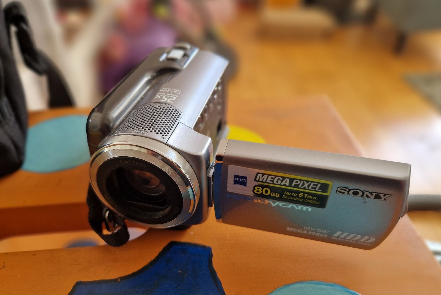 Sony Fotocamera: Sony Camcorder DCR-SR87 80GB mit Zubehör gebraucht – Usato da Möhlin venduto da Lyhme94 1