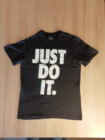 Nike T-Shirt, Schwarz, Grösse S, "Just Do It" Print!
