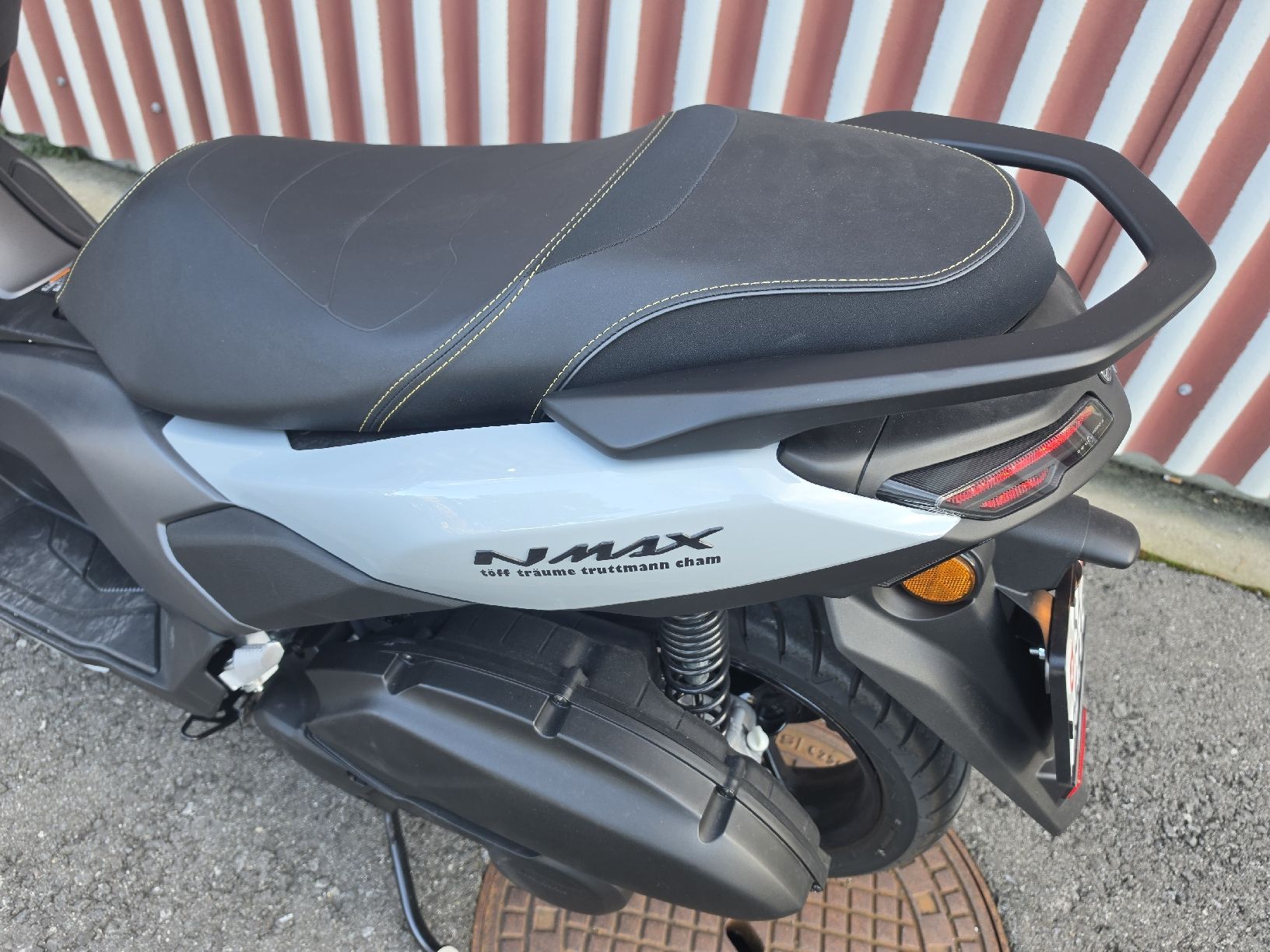 Yamaha Scooters: Yamaha NMAX Tech Max 125 Grau – D'occasion à Immensee par Bonsai_Golf 3