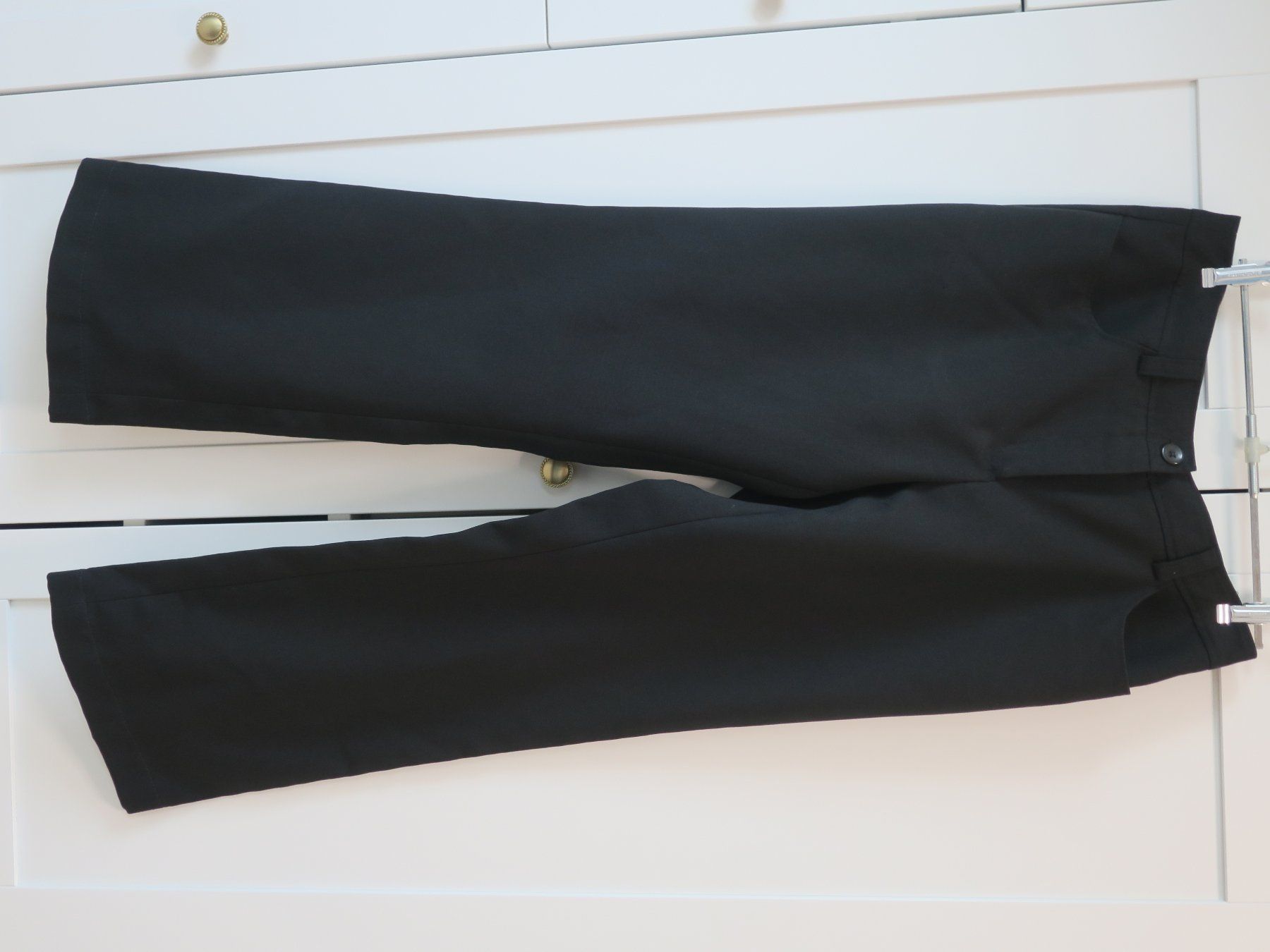 Pantaloni: Schwarze Hose – Usato da Zürich venduto da null8
