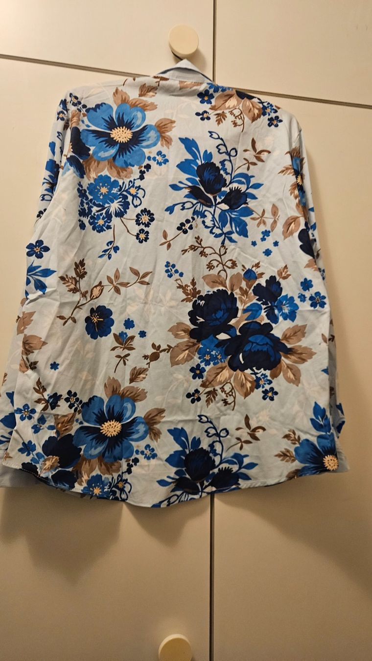 Camicie: Camicia uomo tg.S poliestere "fiori" – Usato da Melano venduto da H-Sara 1