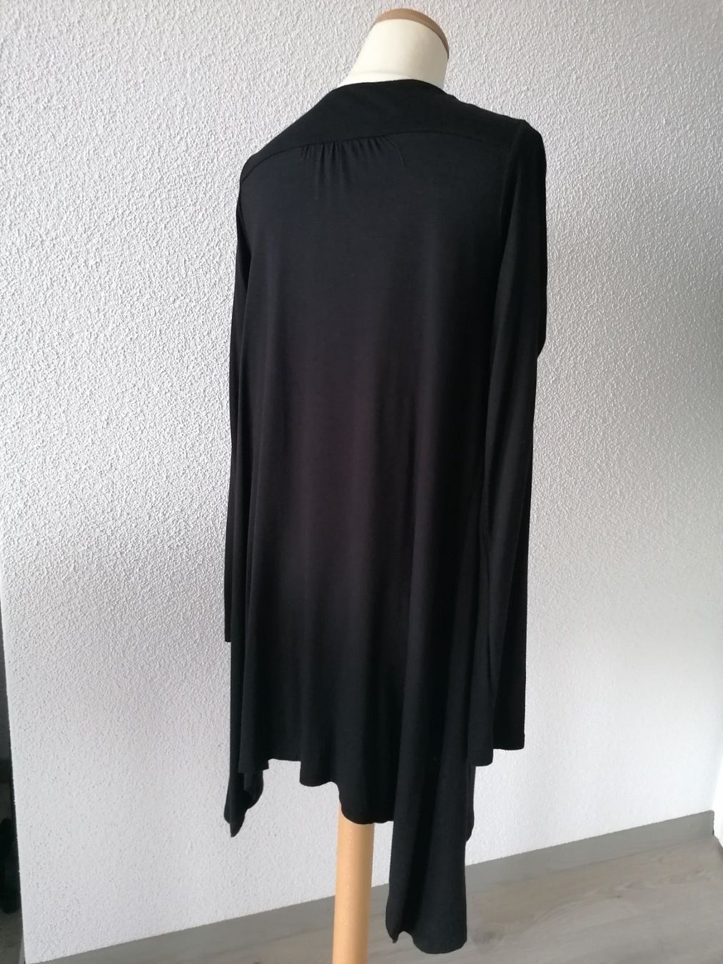 Giacche: Leichter, schwarzer Cardigan, Hängerchen, Gr. 34 – Nuovo (secondo la descrizione) da Emmen venduto da Tigerlady 4