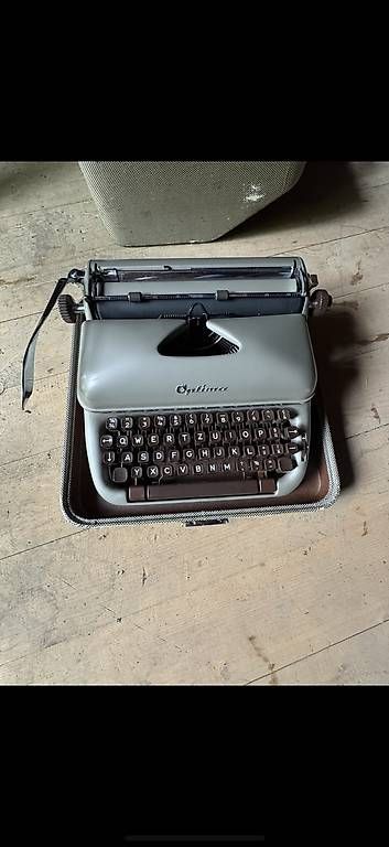 Macchine da scrivere: Alte Schreibmaschine – Usato da Chur venduto da Mc-Daniels75