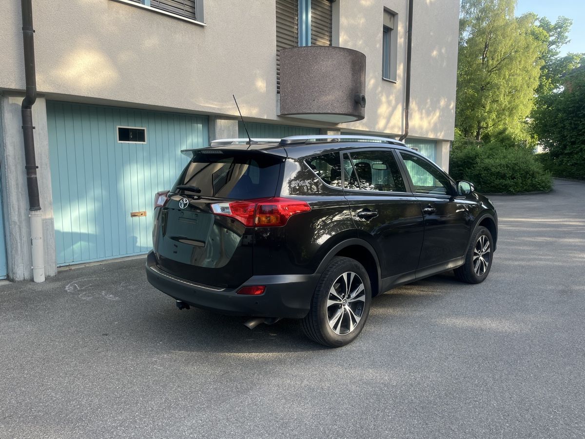 Toyota Automobili: Toyota RAV4 2.0 – Usato da st.gallen venduto da ST.1 1