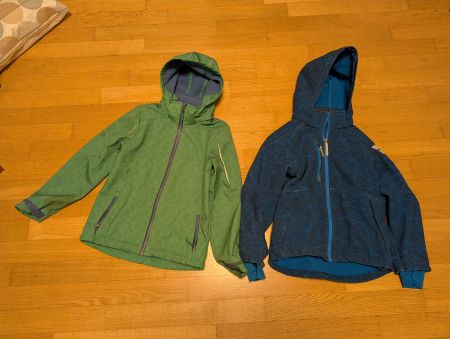 Kleiderpaket Jungs 134/140 (4 Jacken, 6 Pullover)